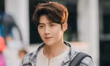 Cuộc đời như vai diễn, Kim Seon Ho đã được “làng Gongjin” đời thực “cõng” qua giông bão