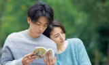Tháng Tư, Ngày Em Đến: Nỗ lực tìm lại sự lãng mạn giữa thời đại lười yêu