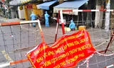 Hình ảnh người TPHCM tiếp tục dựng 'pháo đài' chống dịch thêm 2 tuần
