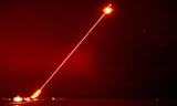 Phương Tây đẩy mạnh phát triển vũ khí laser chống máy bay không người lái và tên lửa