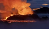 Núi lửa mới phun trào của Iceland hiện đang phun lốc xoáy 