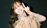 Trước giờ diễn vài tiếng, Lisa (BLACK PINK) bất ngờ nhận được tin 'hot'
