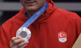 Huy chương bạc Olympic của Thổ Nhĩ Kỳ bất ngờ trở nên nổi tiếng ở Hàn Quốc