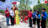 Khánh thành cầu “Giải Phóng” tại Hậu Giang do trường ĐH Văn Lang trao tặng. 