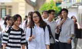 Thí sinh dự thi vào lớp 10 tại Hà Nội. Ảnh: Như Ý