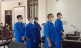 5 bị cáo nguyên là cán bộ công an, kiểm sát huyện Vũ Thư đã giúp Đường "Nhuệ" chạy án - Ảnh: Hoàng Long