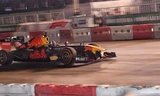 'Quái thú' F1 lăn bánh trên đường đua thử Mỹ Đình