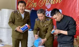 Cục QLTT Hà Nội đang kiểm tra các lô hàng chuẩn bị xuất xưởng