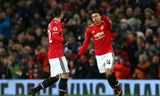 Lingard lập cú đúp cứu Man Utd thoát thua Burnley.