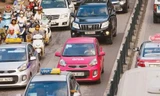 Nhiều ý kiến gần đây cho rằng, sự phát triển quá nhanh của Uber và Grab gia tăng tình trạng ùn tắc giao thông 