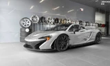 Phát sốt với siêu xe Mc Laren P1 màu bạc ở Canada