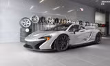 Phát sốt với siêu xe Mc Laren P1 màu bạc ở Canada