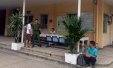 Công an Bình Thuận lấy lời khai những người có liên quan vụ việc. Ảnh: Thái Hà