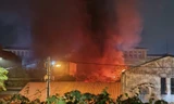 Hà Nội: Cháy lớn nhà kho ở Vĩnh Tuy, khói đen cuồn cuộn bốc cao hàng chục mét