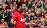 Mata 'mở tài khoản', Man United thở phào