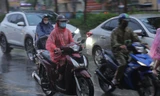 Hà Nội đón mưa giải nhiệt sau những ngày nắng nóng nung người