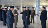 Ông Kim Jong-un bất ngờ ra lệnh dừng hoàn thiện siêu sân bay