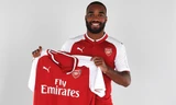 Lacazette rạng rỡ trong màu áo mới Arsenal 