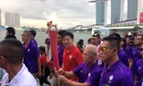 Người Singapore tưng bừng rước đuốc SEA Games 28 