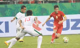 Trước thềm AFF Suzuki Cup 2016, tuyển Việt Nam đá hai trận giao hữu với Indonesia, hoà 2-2 trên sân khách và thắng 3-2 trên sân nhà.