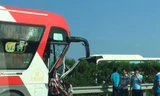 Xe khách nát đầu sau cú đâm kinh hoàng trên cao tốc Cầu Giẽ