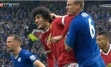Tình huống va chạm giữa Fellaini và Huth. 