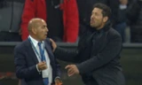 Simeone định tẩn Guardiola, đánh cả... người cầm bảng bù giờ