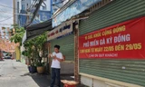 Ngày 28/5, ghi nhận của phóng viên, các cơ sở kinh doanh dịch vụ ăn uống ở TPHCM đang thực hiện nghiêm yêu cầu ngưng hoạt động, chỉ bán hàng mang về của UBND TPHCM để phòng dịch COVID-19.