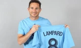 Wenger không hài lòng khi Lampard về Man City.