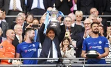 Nâng FA Cup, HLV Conte buông lời thách thức... ông chủ