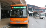 Xe buýt sân bay Nội Bài đóng bến lúc 23h30 chiều từ sân bay về trung tâm thành phố. Ảnh: Xuân Hoa. 
