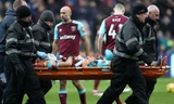 Hậu vệ West Ham nhập viện vì chấn thương kinh dị