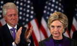 Ứng viên tổng thống đảng Dân chủ Hillary Clinton trong bài phát biểu chấp nhận thua cuộc. Ảnh: Reuters