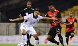 Thái Lan (áo trắng) chơi lấn lướt nhưng chỉ có được 1 bàn thắng. Ảnh: Vnexpress