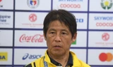 Báo chí 'quây' HLV Nishino sau khi Thái Lan bị loại khỏi SEA Games 30