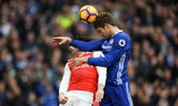 Wenger cho rằng Alonso đã phạm lỗi với Bellerin trong tình huống ghi bàn mở tỷ số. Ảnh: Reuters.