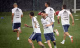 Chuyển 3 tấn thực phẩm đến Nga phục vụ Messi và đồng đội