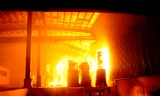 Cháy lớn công ty bao bì, hàng trăm người cứu hỏa xuyên đêm