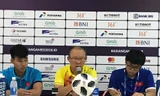 HLV Park Hang Seo trong buổi họp báo sau trận đấu.