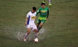 HAGL và Cần Thơ chia điểm trong trận 'thủy chiến".