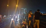 Bản tin 8H: Diễn biến bất ngờ vụ đôi nam nữ nhảy cầu Long Biên