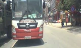 Tài xế thi gan với xe khách chạy ngược chiều ở Bắc Ninh