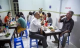 Đầu bếp Bourdain nói về Hà Nội và bữa bún chả với Obama
