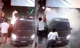 Ô tô bốc cháy khi dừng đổ xăng, tài xế bình tĩnh dập tắt đám cháy 
