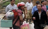 Yên Bái: Lũ cuốn phăng mọi thứ, dân rời bản vừa đi vừa khóc