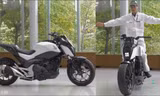 Xe máy tự cân bằng Honda