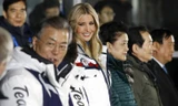 Bế mạc Olympic PyeongChan,Ivanka Trump tươi cười vẫy chào VĐV liên Triều