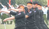 Nữ cảnh sát đặc nhiệm múa côn nhị khúc điêu luyện