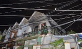 Cháy nhà trong đêm, cả khu phố náo loạn