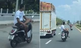 Thanh niên ngồi vắt chân, dùng một tay lái xe máy đi 64km/h gây phẫn nộ
